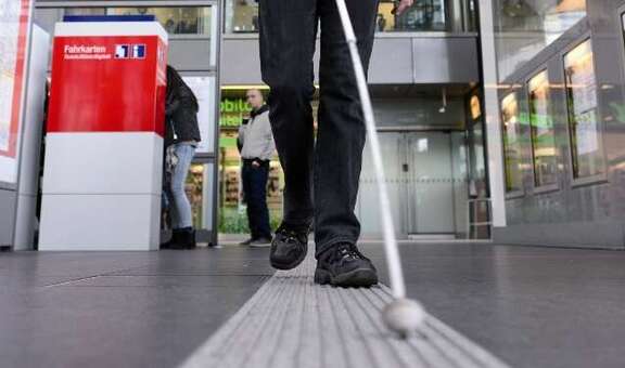 Einrichtungen für blinde und sehbehinderte Menschen