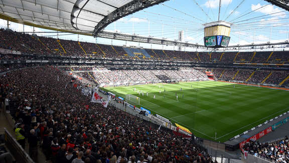 Eintracht Frankfurt Stadion Blick ins voll besetzte Stadion von Eintracht Frankfurt