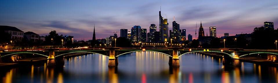 Skyline Frankfurt am Abend